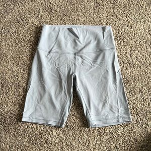 Lulu 8 inch biker shorts, align material